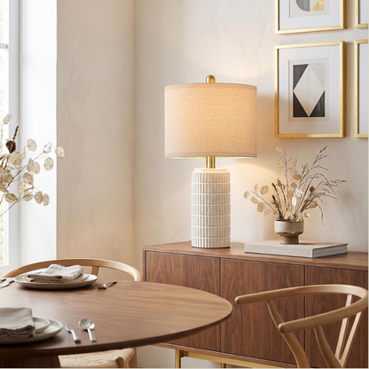 Elias – Elegent bordlampe i keramikk med tekstilskjerm
